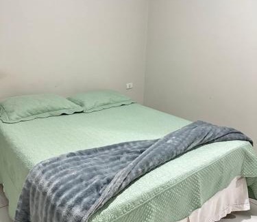 Mineiros House | Casa com dois quartos e piscina em mineiros