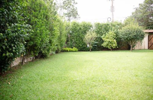 Aguas da Prata House | Casa com jardim e churrasqueira em Águas da Prata