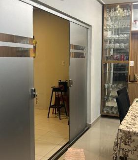 Jarderlandia House | Casa com Piscina e quartos amplos