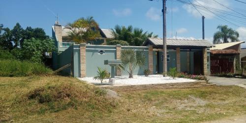 Guaratuba House | Casa com piscina na Praia de Guaratuba