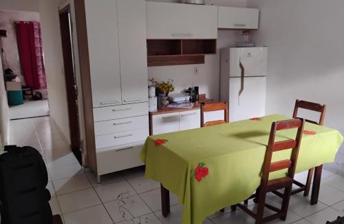 Curio-Utinga House | Casa com sala , 1 quarto cozinha, banheiro e área de lavar , próximo a ponto turístico parque do utinga