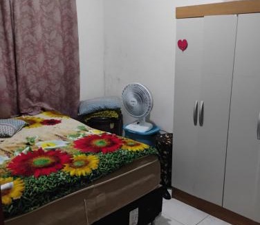 Curio-Utinga House | Casa com sala , 1 quarto cozinha, banheiro e área de lavar , próximo a ponto turístico parque do utinga