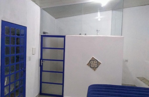 Paracatu House | Casa com suíte, coz., varanda e Quintal.CENTRO HISTÓRICO.