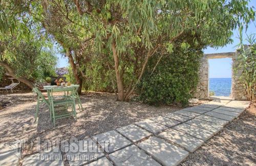 Torre Vado House | Casa con accesso diretto al mare by LoveSud