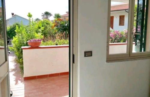 Piraino House | Casa con Giardino e Terrazzo vicino al Mare