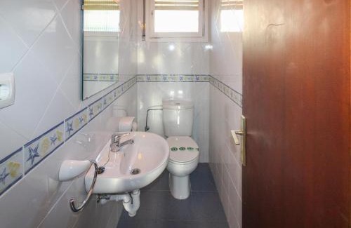 Llanca House | Casa con Jardín a 100m de la Playa de la Farella, Wifi y Garaje Privado - ES-228-175