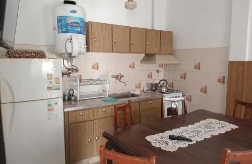Santa Teresita House | Casa con pileta,quincho ymas servicios para vos