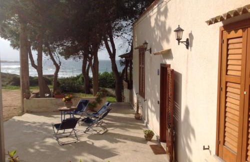 Cornino House | CASA CON VERANDE SUL MARE a 2 MINUTI A PIEDI DALLA SPIAGGIA