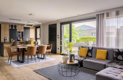 Mungia House | Casa con Vistas al Paisaje y Encanto en el Corazón del País Vasco,España