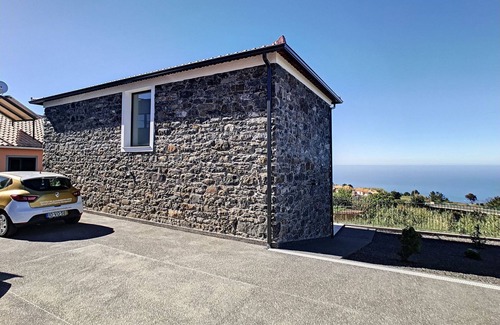 Prazeres House | Casa da Felicidade by LovelyStay