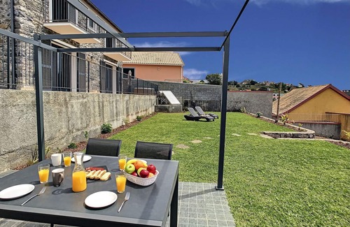 Prazeres House | Casa da Felicidade by LovelyStay