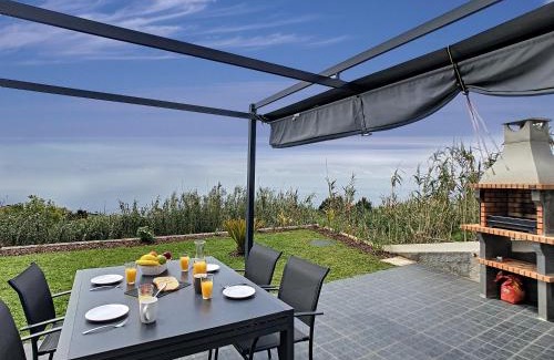 Prazeres House | Casa da Felicidade by LovelyStay