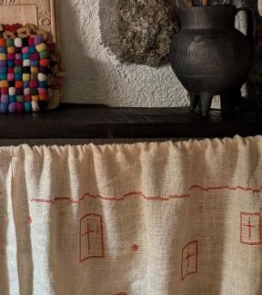 Sortelha House | Casa das 5 Cruzes dentro da muralha