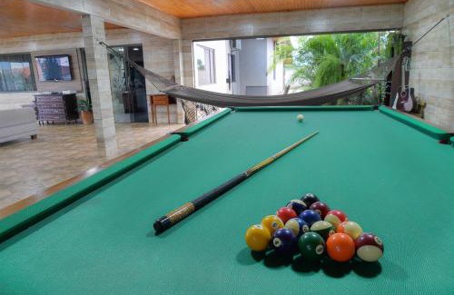 Foz do Iguacu Bed & Breakfast | Casa de Campo - 15 Minutos das Cataratas e Aeroporto - Piscina com água salgada e muito espaço ao ar livre