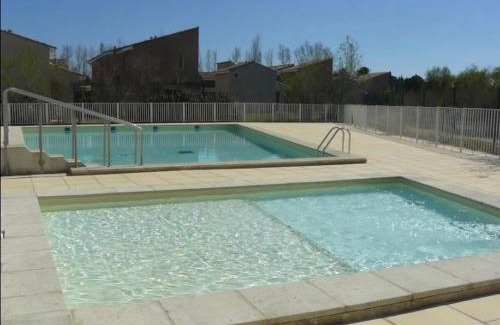 Saint-Saturnin-les-Avignon House | Casa De Provence