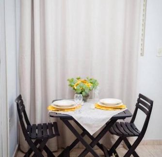 Dom Aquino House | Casa de gente Feliz