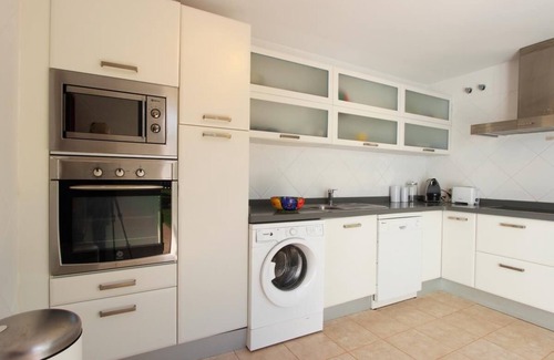 Cabo Roche House | Casa de las Palmeras - Modern holiday home for families with private fenced pool in Conil Roche