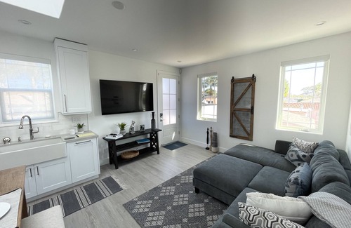 Point Loma Cottage | Casa de Orchard, 1BR/1BA Guest House in Point Loma