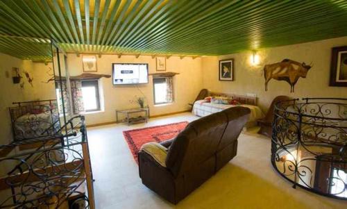 Cabezas Bajas House | Casa del Cerro es una singular casa rural de fácil acceso