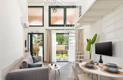 Corfu Town House | Casa del Mar-Mon Repo Beachfront Apt near Airport