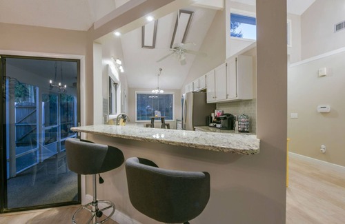 River District House | Casa del Río! Beaches, IMG, Boating & Riverwalk.