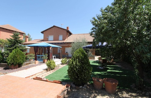Sesena Ski Chalet | Casa del Valle. TuCasaTemporal