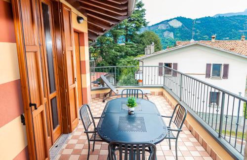 Paratico Apartment | Casa di Argo Vista Lago