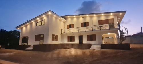 Montana Rey Apartment | Casa di Magna Apartments