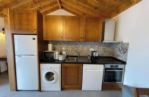 Praia da Vitoria Cottage | Casa do Avô José Alves (T1), Country House - Rural Tourism