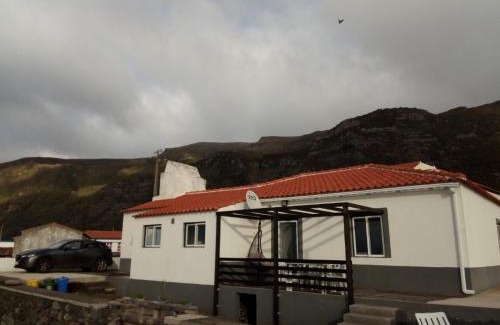 Lajes das Flores House | Casa do Sol Posto