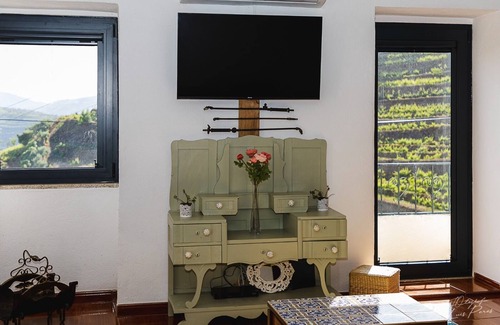 Santa Marta de Penaguiao House | Casa dos Bardos - Alto Douro Wine Region