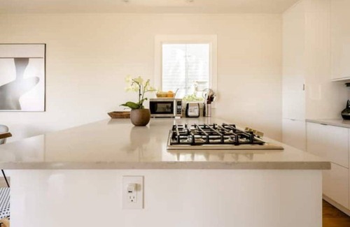 Fetters Hot Springs-Agua Caliente House | Casa Due Sorelle, Modern Getaway with a View