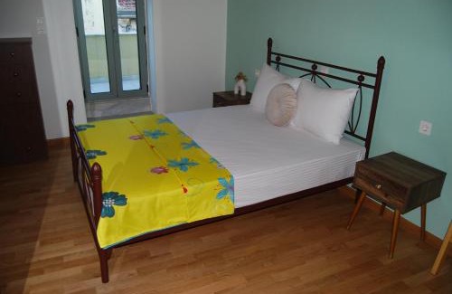 Neapoli House | Casa Edelsy Bienvenid@s a un oasis de tranquilidad Descubre el encanto de Creta desde nuestra casa de ensueño! Tranquilidad, comodidad y elegancia. Explora Creta desde nuestro acogedor hogar Una escapada inolvidable te espera.