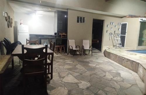 Tupi House | Casa familiar com Piscina Praia Grande