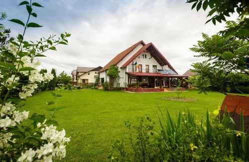 Curtea De Arges House | Casa Florilor