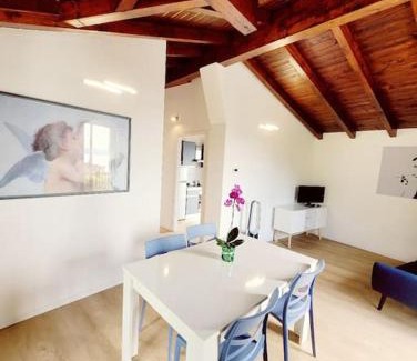 Belgirate Apartment | Casa Giuly , attico sul lago