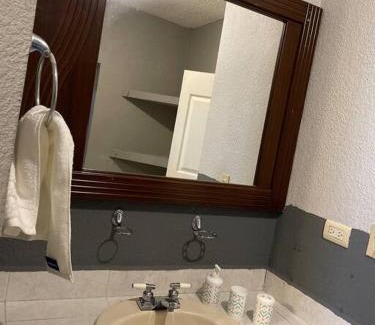 Juarez Municipality House | Casa Granada cercana a consulado y aeropuerto.