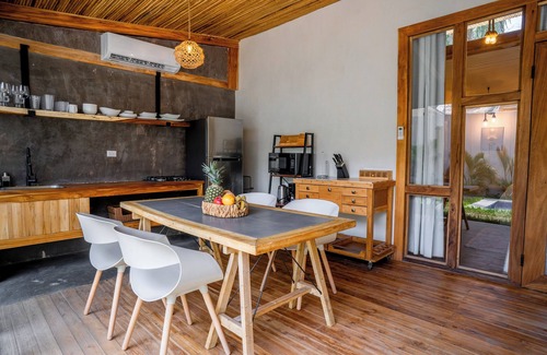 Carmen House | Casa Heaven Santa Teresa