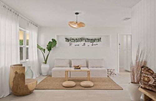 Palma Sola House | Casa Isla Retreat - near Anna Maria Island