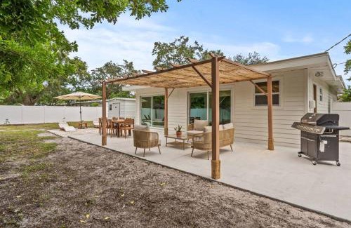 Palma Sola House | Casa Isla Retreat - near Anna Maria Island