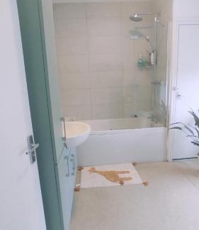 Grangetown House | CASA JIMENEZ - Close to town with Shared bathroom