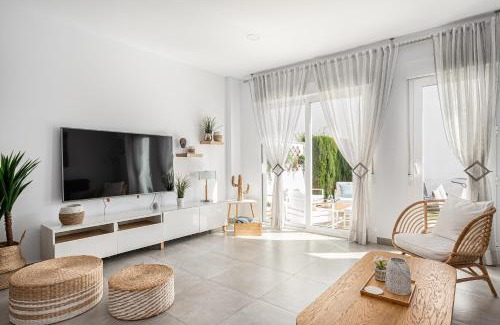 Conil de la Frontera Apartment | CASA LA PLAYA-CONIL Vacaciones de Lujo en Conil con Todas las Comodidades NETFLIX-HBO-DISNEY-CANALES DE FUTBOL-WIFI ALTA VELOCIDAD-SMART TV 65"-ALEXA
