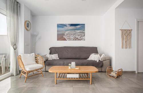 Conil de la Frontera Apartment | CASA LA PLAYA-CONIL Vacaciones de Lujo en Conil con Todas las Comodidades NETFLIX-HBO-DISNEY-CANALES DE FUTBOL-WIFI ALTA VELOCIDAD-SMART TV 65"-ALEXA