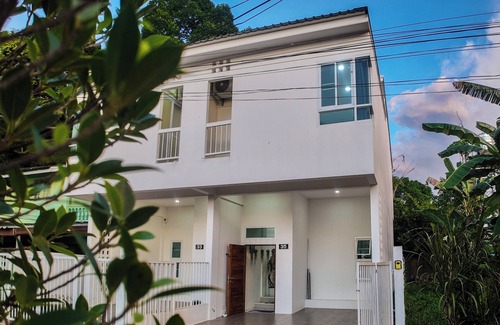 Hat Yai House | Casa La Vida/3BR 10 Mins to Lee Garden Unlimited WiFi With Free NETFLIX