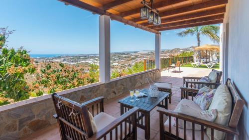 Algarrobo House | Casa La Yedra Algarrobo by Ruralidays