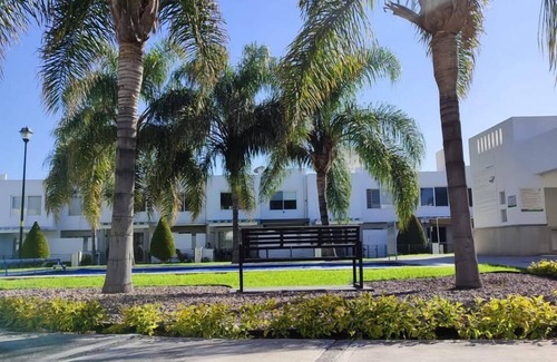 El Pueblito Condo | CASA LAUREL