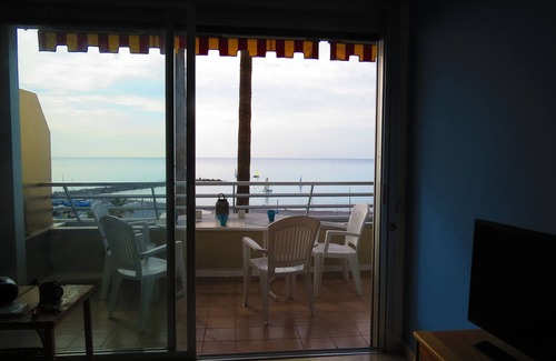 Ventimiglia Apartment | Casa Lea - one bedroom apartment with terrace overlooking the sea
