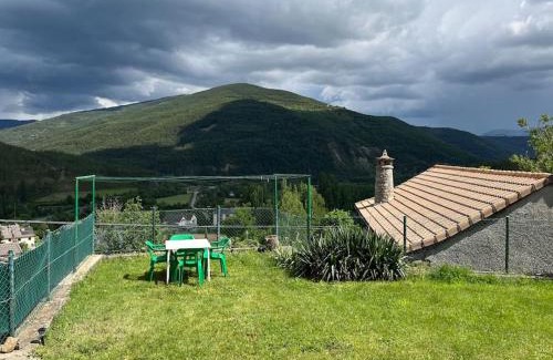Castiello de Jaca Apartment | Casa Luis - APARTAMENTO con JARDÍN PRIVADO en los PIRINEOS