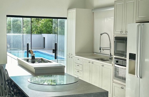 Tifa Monos House | Casa luxuosa De Piscina e Hidromassagem