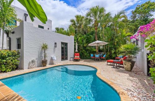 Sunshine Park House | Casa Michaeline - Escape to a Glamorous Spanish Pool Oasis